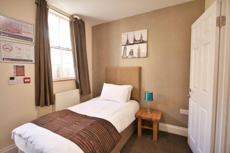 Central Studios Gloucester Place By Roomsbooked Cheltenham Kültér fotó